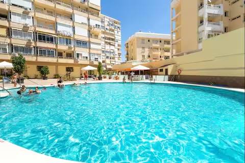 Central Apartment piscina fuente