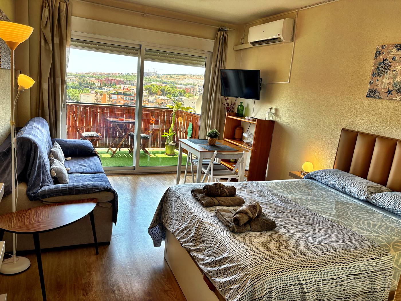 City Central salon balcon